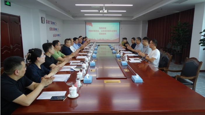 中國(guó)安裝協(xié)會(huì)與山東省安裝協(xié)會(huì)領(lǐng)導(dǎo)一行來(lái)企業(yè)調(diào)研